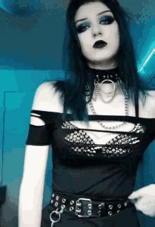 Tiktok Gothic Gif Tiktok Gothic Goth Gifs Entdecken Und Teilen My XXX