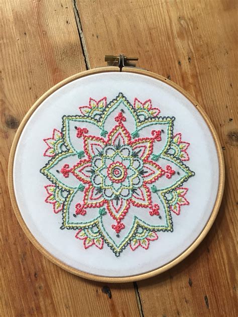 Beautiful Mandala Embroidery Hoop In 2020 Brazilian Embroidery