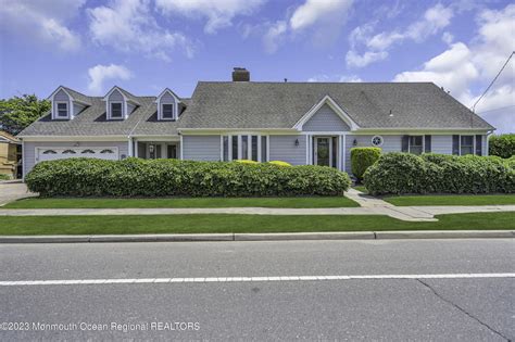 11 Philadelphia Blvd Sea Girt Nj 08750 Mls 22315060 Redfin