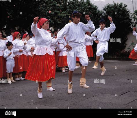 Portugal Madeira Folk Dance Group In Traditional Costumes Stock Photo