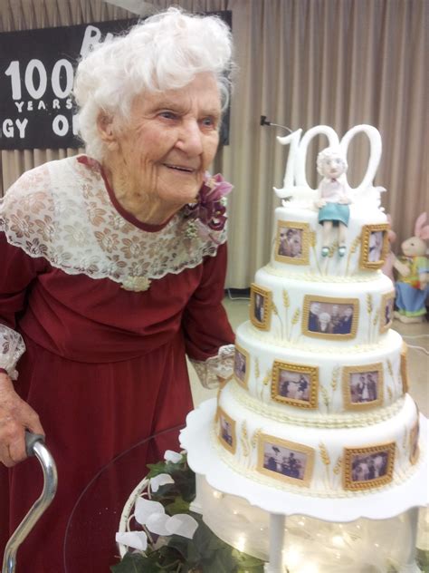 I am sure you are also one of those who finds it difficult to choose a right gift. Kiddles 'N Bits: 100th Birthday Cake