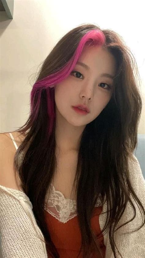 Itzyㅣyeji Hairstyle Beauty Pink Hair