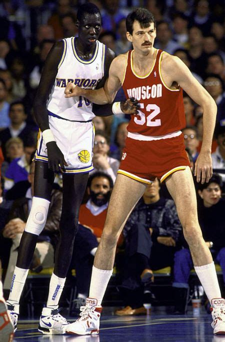 Those that are, however, have slavko vranes had a short career playing for the portland trailblazers but stood above the rest at next, to manute bol, gheorghe muresan is the tallest nba player to ever play the game at 7'7″ tall. Manute Bol - the Tallest NBA Player (21 pics)