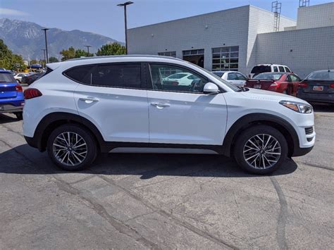 Edmunds also has hyundai tucson pricing, mpg, specs, pictures, safety features, consumer reviews and more. New 2021 HYUNDAI Tucson SE AWD 4D Sport Utility