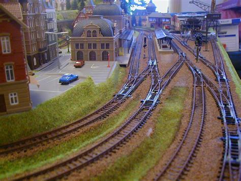 Each seating aisle was provided with its own exterior sliding door. Jayson's 3' X 5' Outstanding N Scale Model Train Layout