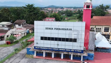 Perekayasaan majlis perbandaran manjung lesen. Cops ready for 5-cornered Sg Siput fight | Free Malaysia Today