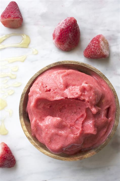 2 Ingredient 5 Minute Strawberry Frozen “yogurt”