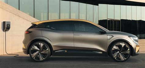 The New Renault Megane Evision Is An Electric Crossoverstation Wagon