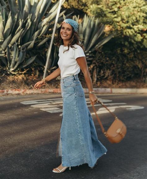 Just a quick post on how to take one of my favorite wardrobe staples into the office! 10 Cool Ways to Dress Up a Basic T-Shirt (Part 1)