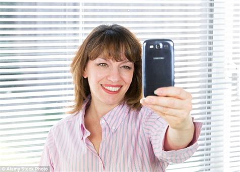 Selfie Takers Overestimate Their Own Attractiveness And Are Seen As