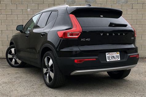 Certified Pre Owned 2019 Volvo Xc40 Momentum 4d Sport Utility In
