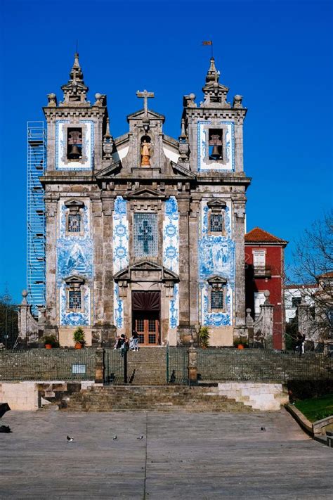 Kerion ceramics is the exclusive representative of the italian ceramic brand laminam in portugal. Fliesen In Einer Kirche In Porto, Portugal Stockfoto ...