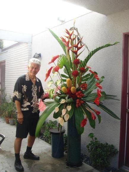The perfect addition to your home for the summer! Phil with a large Tropical Arrangement | Large flower ...