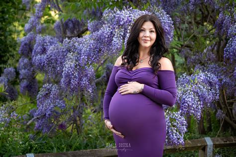 Natalies Lilac Maternity Session — Kasia Soszka Photography