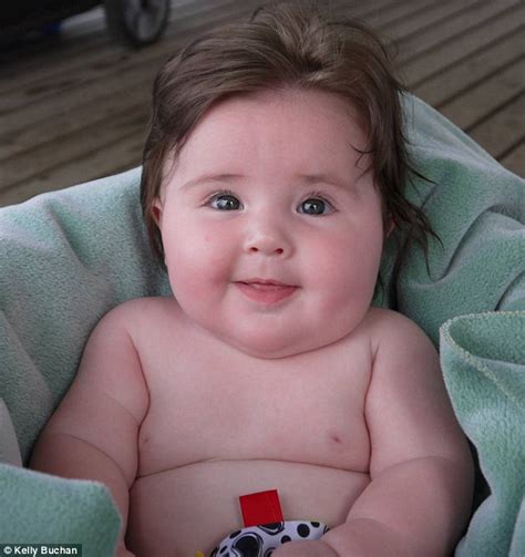 Baby born with full head of hair | Daily Mail Online