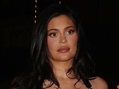 Kylie Jenners Company Sued By Model Who Says She Wasnt Paid On Time Daily News Edition