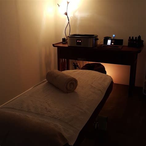 Samantha Melling Massage Therapist Remedial Massage Deep Tiss 290 Warners Bay Rd Mount