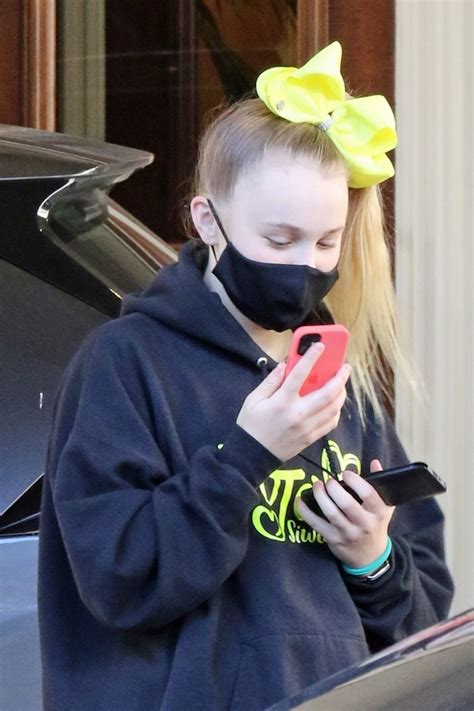 Find jojo siwa's upcoming u.s. JOJO SIWA Out and About in Vancouver 02/07/2021 - HawtCelebs