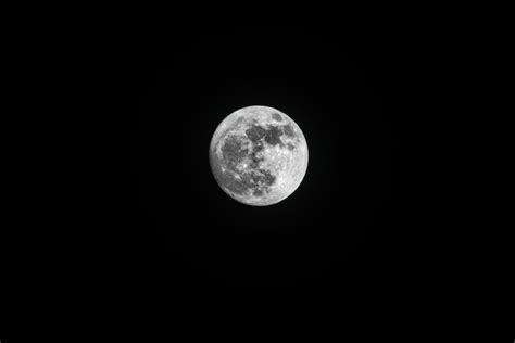 White Full Moon · Free Stock Photo