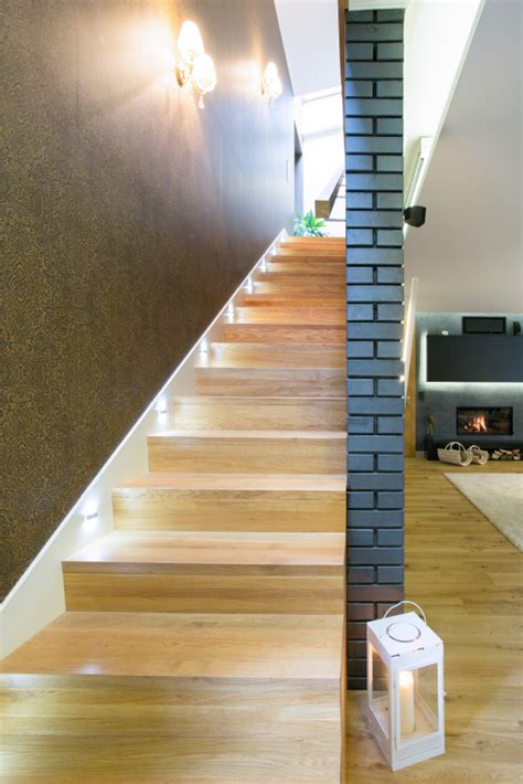 Die wangen der holztreppe werden nicht neu belegt. Treppe mit Laminat verkleiden » Die wichtigsten Regeln