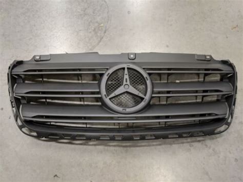 Genuine Oem Mercedes Benz Chassis Sprinter Radiator Grill Variant My