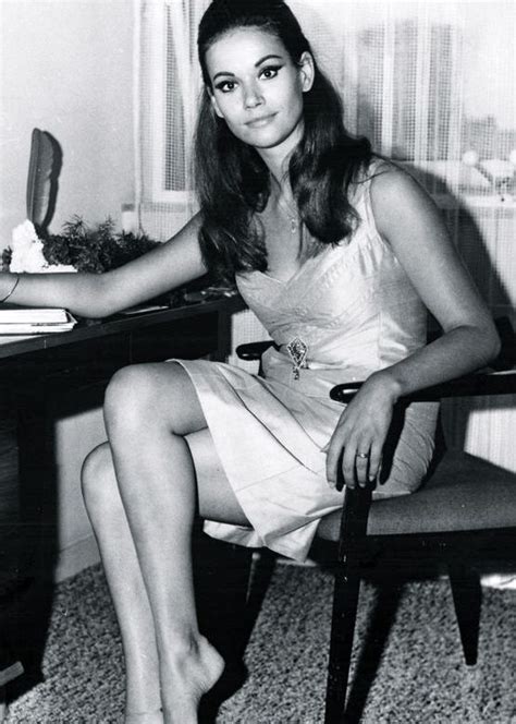 Claudine Auger Est Dominique Domino Derval 1965 Opération