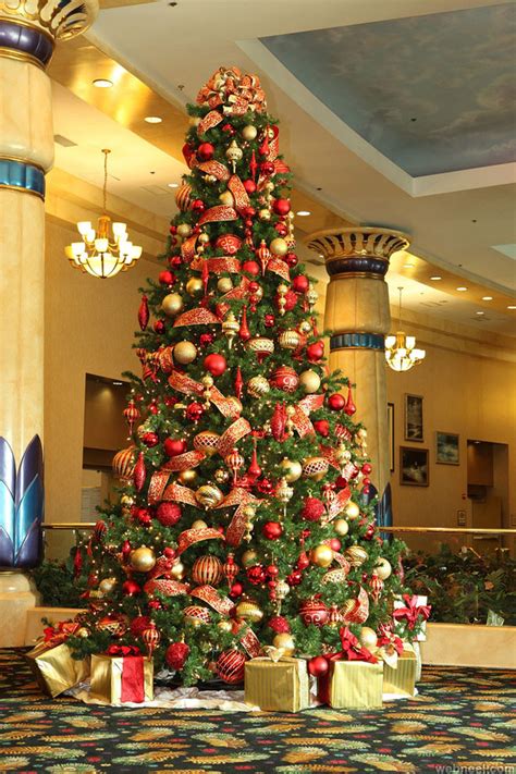 25 Beautiful Christmas Tree Decorating Ideas For Your Inspiration