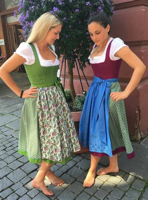 Pin By Sandaline On Barefoot Models Oktoberfest Outfit