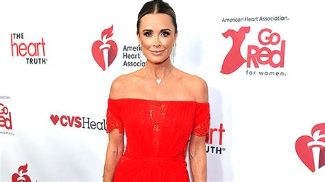 kyle richards details her daily workout exclusive hollywood life showbizztoday