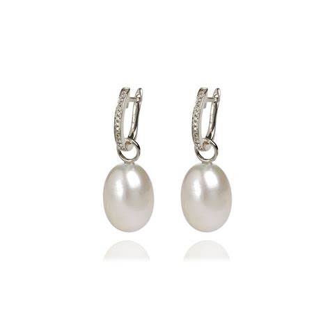 ANNOUSHKA FAVOURITES PEARL EARRINGS 1 370 18ct White Gold Diamond And