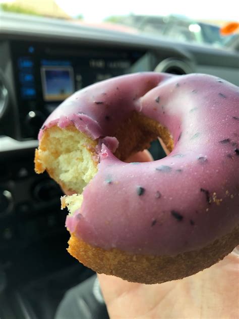 Are donuts vegan and are they out there ready to buy? Hawaii Mom Blog: Vegan Donuts at Whole Foods