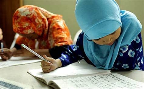 Kelebihan Orang Yang Menuntut Ilmu | sohoque.com