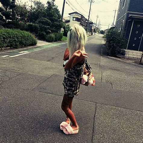 Nowadays, there aren't so many japanese family names because the number of kanji that legal limitation on the use of kanji. JAPANESE STREETS #gyaru #kuro #kurogyaru #nails #pinkhair ...