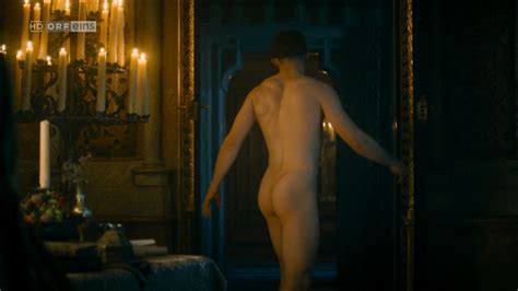 Omg He S Naked German Actor Jannis Niew Hner Goes Frontal In Maximilian Das Spiel Von Macht
