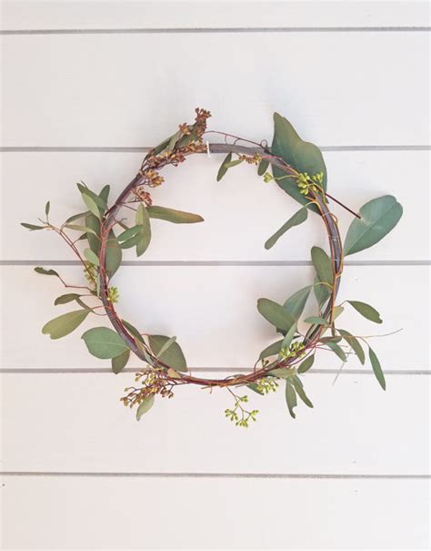 Simple Diy Spring Wreath The Honeycomb Home