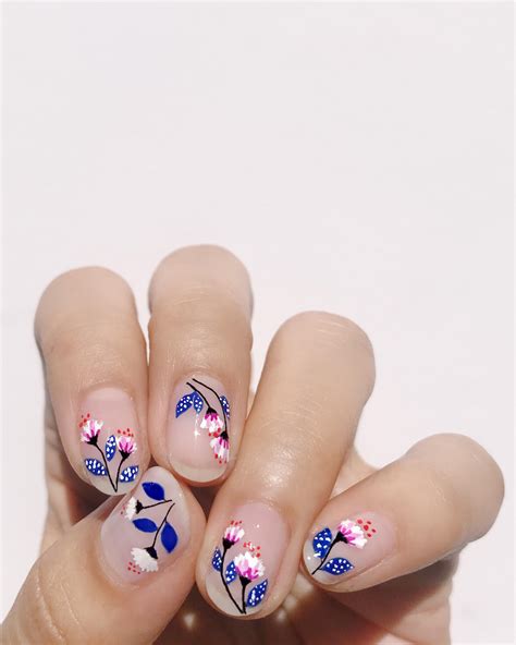 This Nail Flowers Design Is Stunning And Simple Fashion Blog
