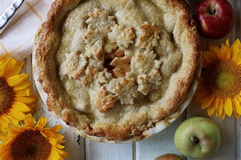 Rosemary Bourbon Apple Pie — Under A Tin Roof™