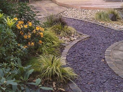 Path With Plum Slate Chippings Edged With Sandstone Setts In 2021
