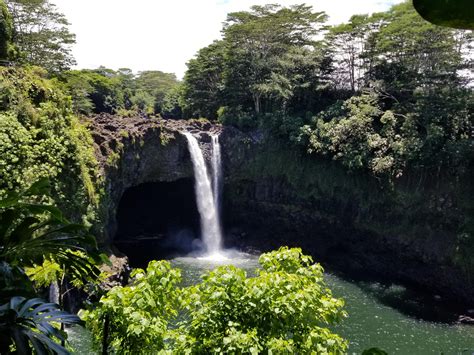 Rainbow Falls In Hilo Hawaii Beautiful Place In The Middle Of The