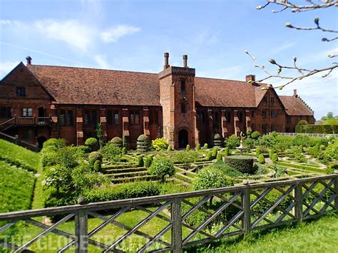 A Visit To The Historic Hatfield House The Globe Trotter