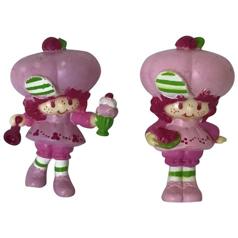 Two Vintage Strawberry Shortcake Friends Figures Raspberry Tart Ruby