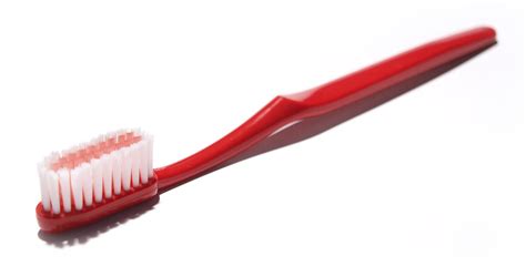 Julia Roberts Says Baking Soda Toothbrush Equals