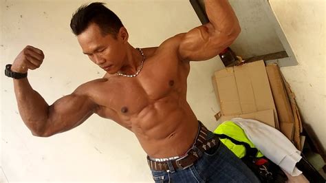 Indonesian Bodybuilder Yana Joss Flex And Bounce YouTube