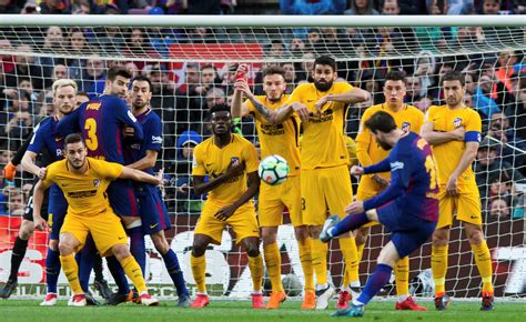 Lionel Messi Top 10 Free Kicks That Weren T Goals Hd Youtube Gambaran