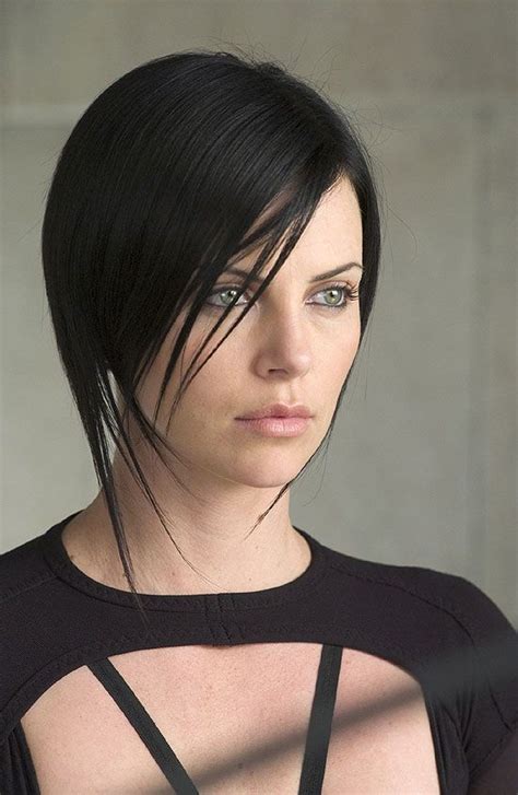 Aeon Flux Pictures Comingsoon Net Short Hair Styles Charlize Theron Aeon Flux