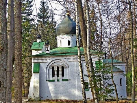 Освящение спаса на крови митрополит антоний (вадковский) совершил 19 августа 1907 года, в день преображения господня, известный также как второй спас, в присутствии императора николая ii и иных. Храм Спаса Нерукотворного В Абрамцево, Московская область ...