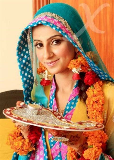 Latest Pakistani Bridal Mehndi Dresses 2023 Images Photos