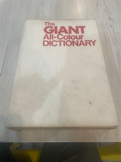 The Giant All Colour Dictionary Hobbies And Toys Books And Magazines