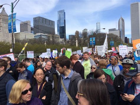 more than 40 000 come out to march for science in chicago chronicle media