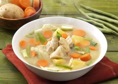 Resep sop ayam spesial lezat lengkap dengan cara membuat masakan sayur sup komplit. Resep Sop Ayam Bening Sehat dan Enak Untuk Keluarga